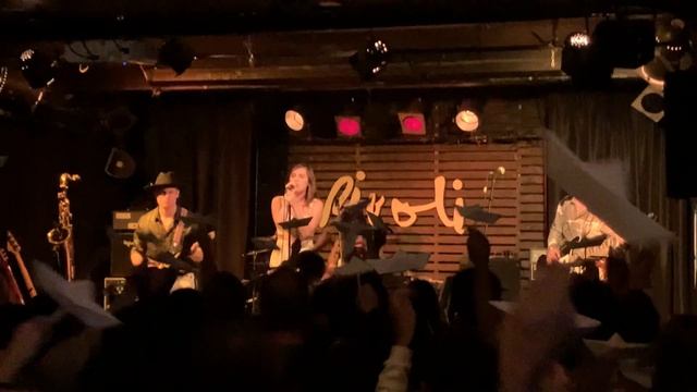 Mary's Paper Boat - A Short Walk to Pluto live at the Rivoli in Toronto (November, 2022). смотреть онлайн