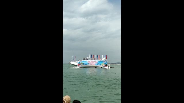 Геленджик, карнавал на воде , открытие летнего сезона 2018год. смотреть онлайн