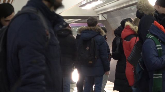 Тематический Поезд «Изменений - Истории Волонтёров» на Арбатско-Покровской линии смотреть онлайн