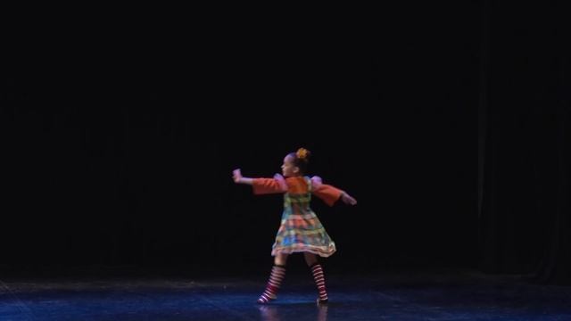 Зубарева Диана ансамбль танца Сюрприз - Любимая сказка смотреть онлайн