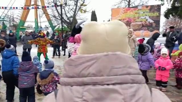 Maxiblog в теме и мы с ним в торговом центре снимаем видео смотреть видео онлайн Maxiblog Макси блог