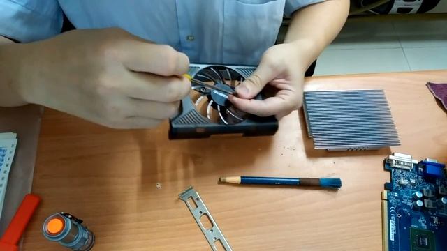 [一位初學者的嘗試] 技嘉 GV-N240D3-1GI PCI-E 顯示卡SN095151060474 清潔及測試
