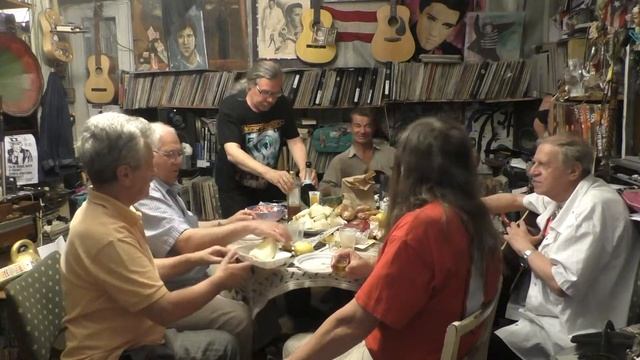 "Единственная" - Исполняет автор Борис Виноградов. В гостях у Рудольфа Фукса смотреть онлайн