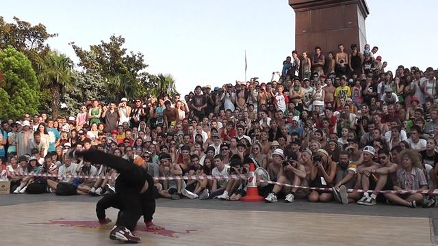 Yalta summer jam 2011 сила и мощь gimnast vs tuku смотреть онлайн