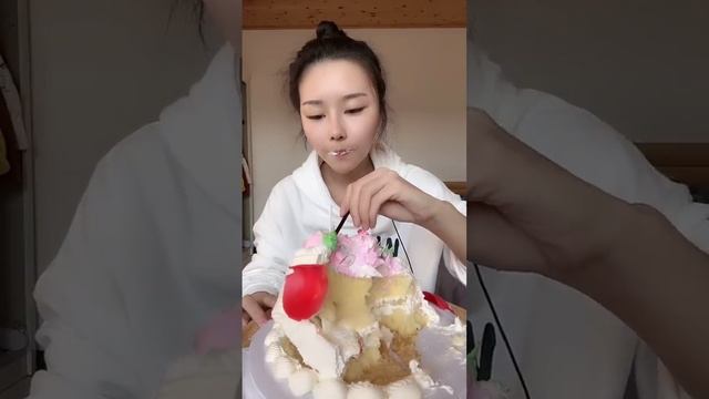 The Most Delicious Cream Cakes | Yummy ASMR Chinese Mukbang Cake Eating | Cake Eating Challenge