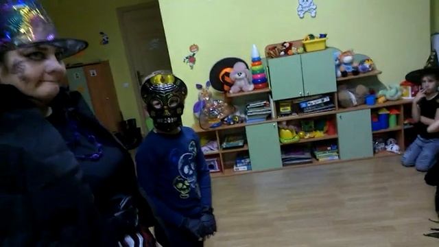 Модный показ всякой нечисти смотреть онлайн