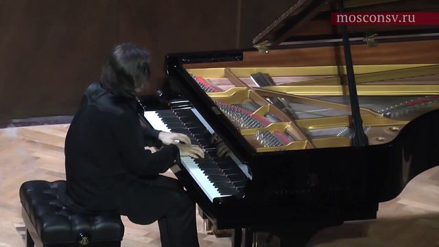 Л. ван Бетховен. Соната для фортепиано № 5 до минор, соч. 10 №1. II. Adagio molto смотреть онлайн