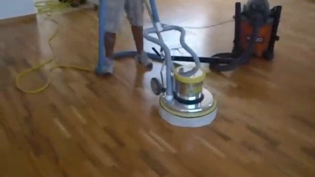 Reparación de parquet, lijado previo antes de última capa de barniz BONA /cel 991581079 смотреть онлайн
