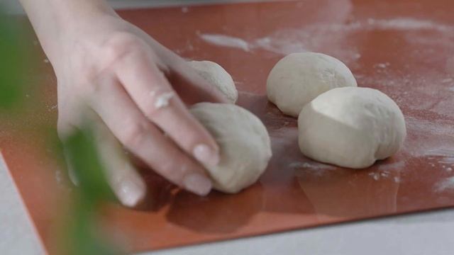 Кухонная машина Starwind SKM8193 1600Вт? золотистая смотреть онлайн