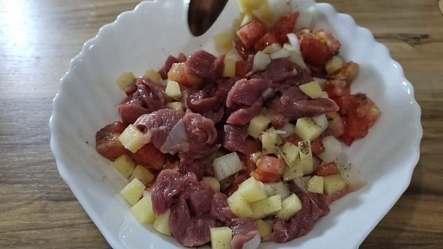 Мясо в горшочке из тесто! Очень Вкусный и Лёгкий рецепт! Meat in a pot! смотреть онлайн