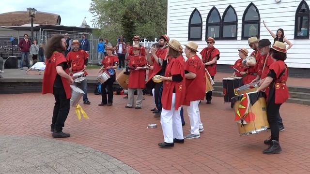 Manchester School of Samba performing at the Welsh Encontro - 2015 смотреть онлайн