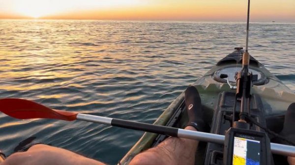 Первый тест эхолота Garmin Striker Vivid 4cv . Жарю шашлыки на красивом озере .