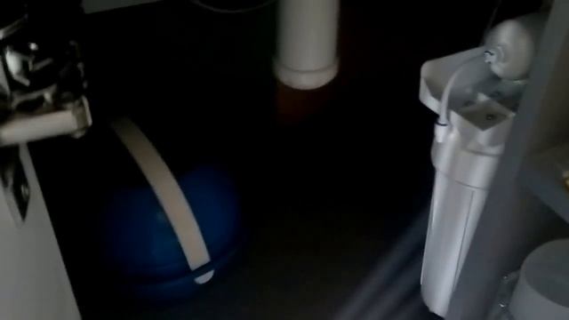 Кухня черный низ, белый верх, черная столешница смотреть онлайн