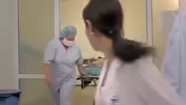 Ты бы лег под эту девушку красотку? смотреть онлайн