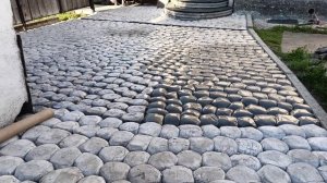 Брусчатка из мешочков с цементом.