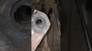 вытащил развал болт из подрамника с рычагом, выжег его, на мицубиси галант 8