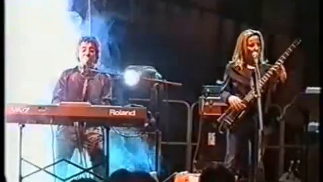 Live Piccolo fiore di : Angelo Avarello dei teppisti dei sogni смотреть онлайн