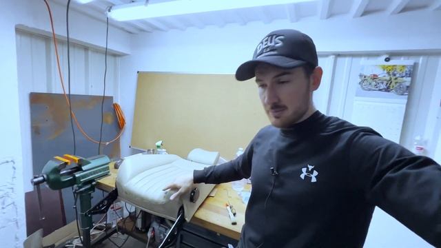 Мерседес W124 ремонт сиденья водительского , чистка и детейлинг сиденья смотреть онлайн