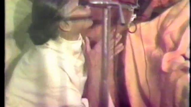Chhabi Banerjee sings before Sri Ma Anandamayi смотреть онлайн