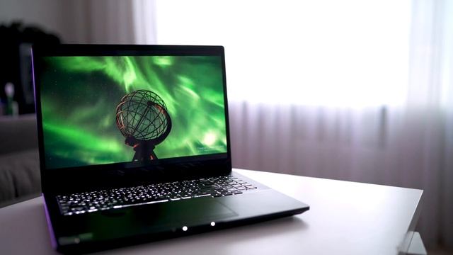 Лучший ноутбук с OLED? смотреть онлайн