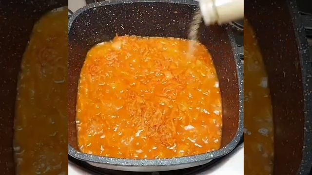 Как сделать треугольные пирожки. Пирожки с капустой.#shorts смотреть онлайн