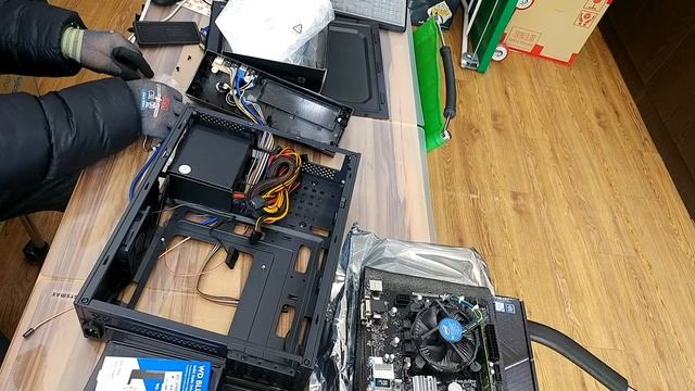 컴퓨터 조립 - 특이한거 보내준다면서 파워 조립도 안되는 케이스를 보내준 려독컴퓨터? смотреть онлайн