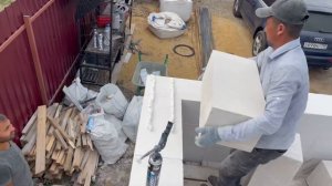 Кладка газобетона на клей-пену: все за и против.