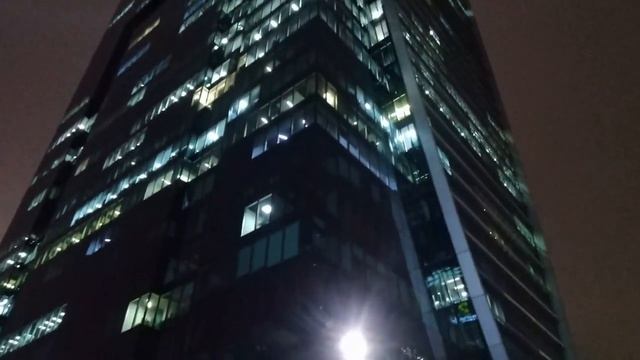 30.10.2019. (Ровно 4 года назад). Москва. ММДЦ 'Москва-Сити'. Лифт в ТРЦ 'Афимолл-Сити'. смотреть онлайн