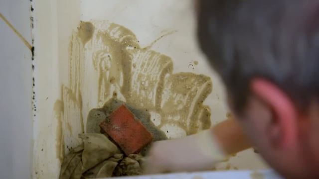 Cleaners Face The DIRTIEST Bathroom Ever Seen! | Grime and Punishment | Filth смотреть онлайн