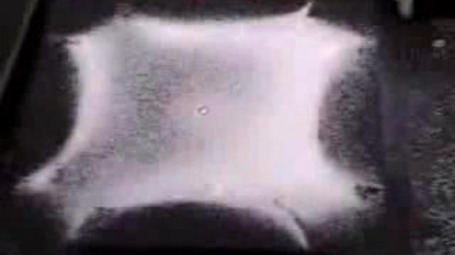 Потрясающий эффект! Реакция сахара на звук смотреть онлайн