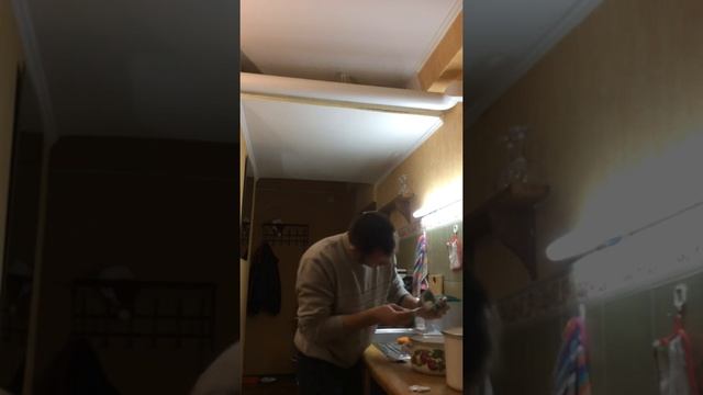 Эксперимент в домашних условиях. Активия против ацидофильного йогурта. Часть 2. смотреть онлайн