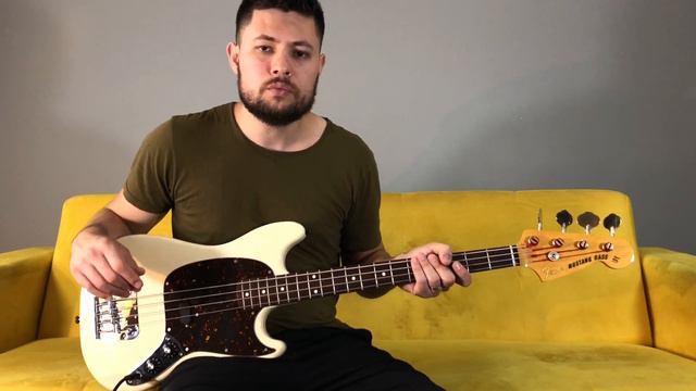 Baixo FENDER MUSTANG JAPAN 2007 review por Thiago Tonini смотреть онлайн