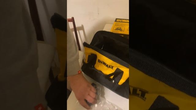 Перфоратор аккумуляторный DeWALT DCH273N смотреть онлайн