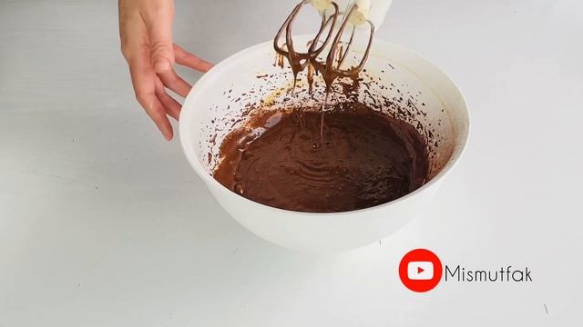 BU YÖNTEMLE ŞEKİL VERMEK ÇOK KOLAY YUMUŞACIK MERMER KEK TARİFİ смотреть онлайн