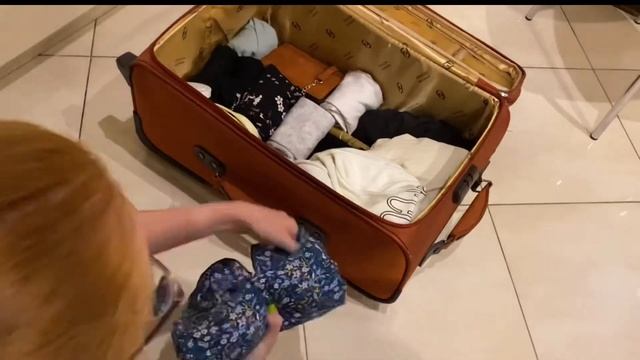 КАК СОБРАТЬ ЧЕМОДАН?ЛАЙФХАКИ КАК СОБРАТЬ ЧЕМОДАН В ОТПУСК смотреть онлайн