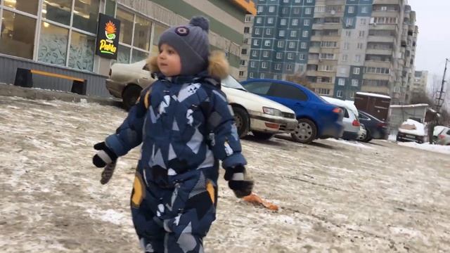 Как мама с малышом пошли в магазин. How mom and baby went to the store. смотреть онлайн