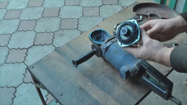 Чем и как смазать болгарку. Смазка для вечной работы угловой шлиф- машинки. смотреть онлайн