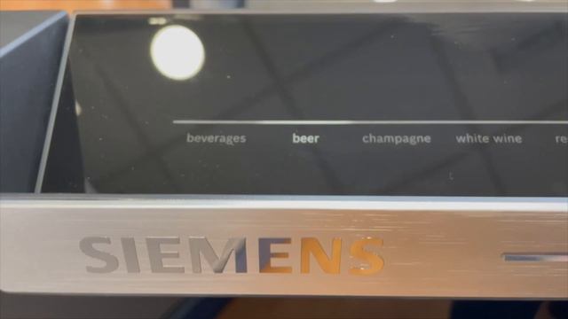 Frigorífico Siemens con Vinoteca KF96RSBEA смотреть онлайн