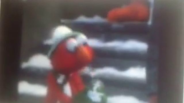 Gus The Bunny & Lionel's Adventures Of Elmo Saves Christmas Snow Globe Broken Scene смотреть онлайн