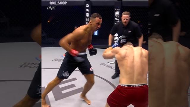 Хай-кик по печени! [НОКАУТ] смотреть онлайн