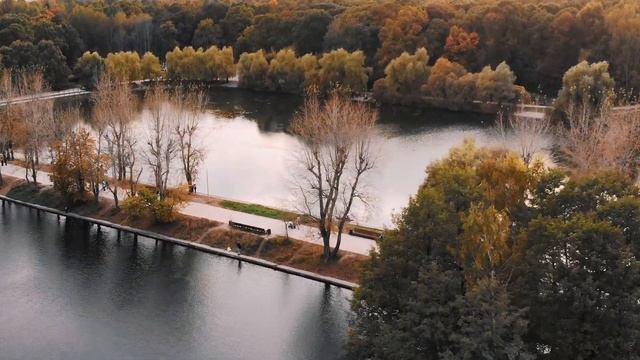 Терлецкий парк осенью с дрона, Москва смотреть онлайн
