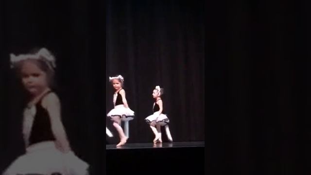 Jos and Alex "AristoCats" смотреть онлайн