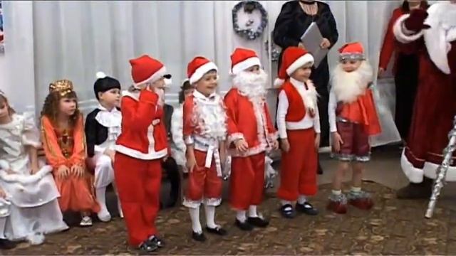 Танец Санта Клаусов смотреть онлайн