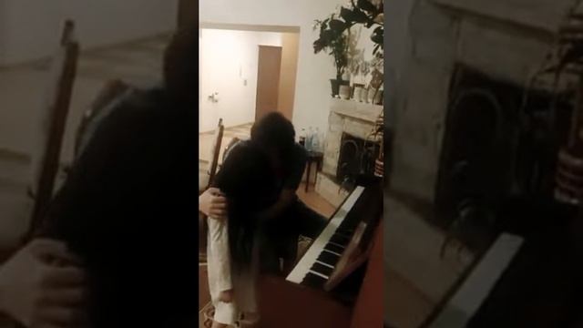 Dimash teaching a little girl to sing / Димаш учит маленькую девочку петь смотреть онлайн