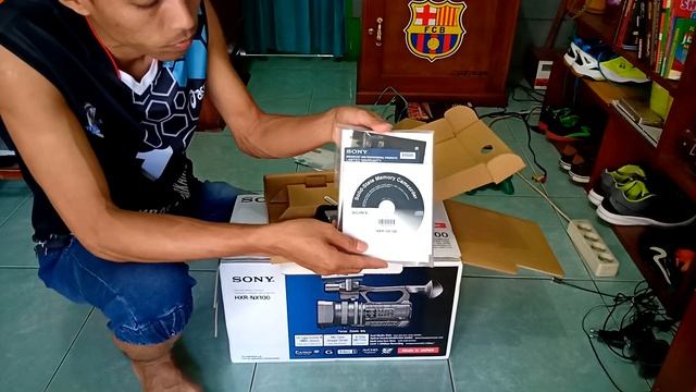 UNBOXING CAMCORDER PROFESSIONAL SONY HXR NX100 смотреть онлайн