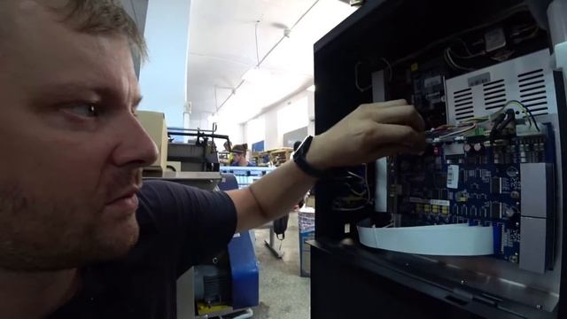 Эко сольвентный принтер Universal UD-161 - Установка оборудования за ОДИН ДЕНЬ! смотреть онлайн