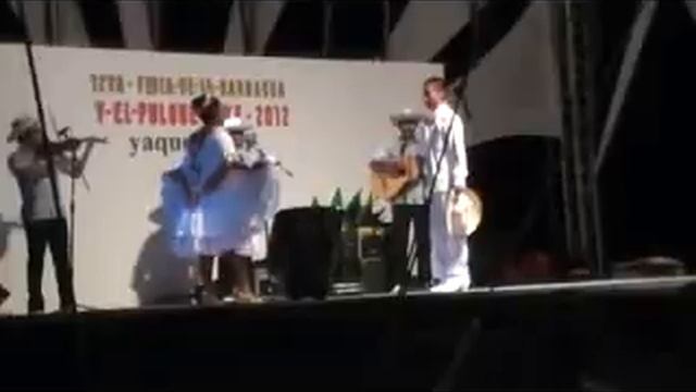 VANESSA Y CESAR BAILAN EL CAIMAN смотреть онлайн