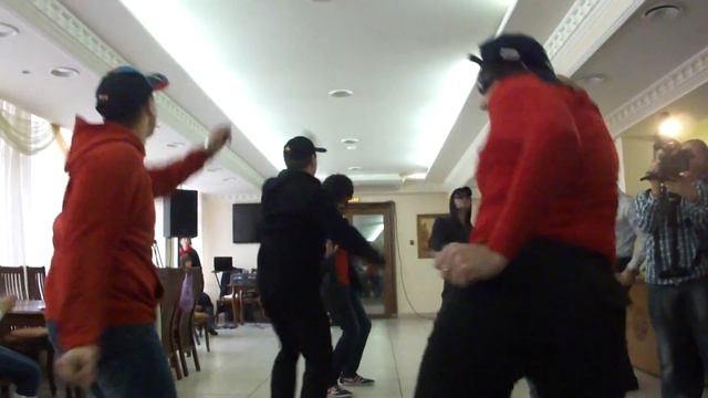 Старшее поколение отжигает на свадьбе (часть 1) смотреть онлайн