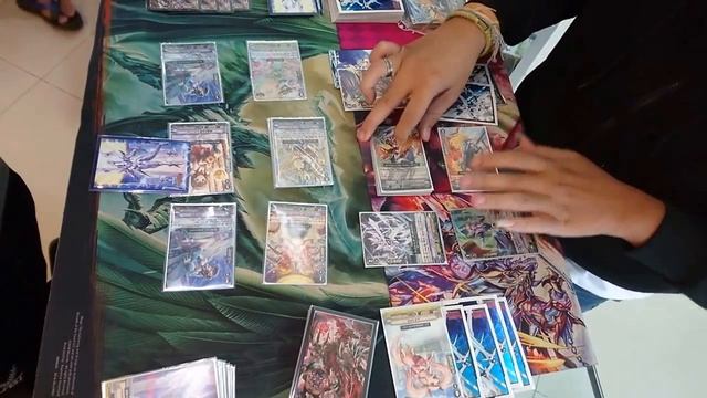 Vanguard Standard Oracle Think Tank VS Royal Paladin смотреть онлайн