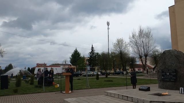 В Быхове торжественно открыли памятный камень. Видео Екатерины Гурской смотреть онлайн